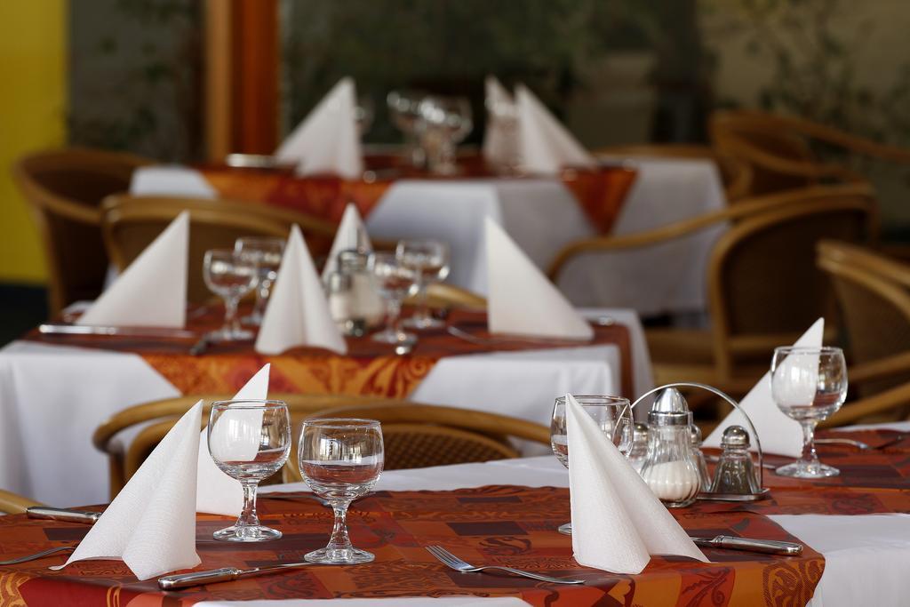 Hotel Krakonos Marianske Lazne Bagian luar foto