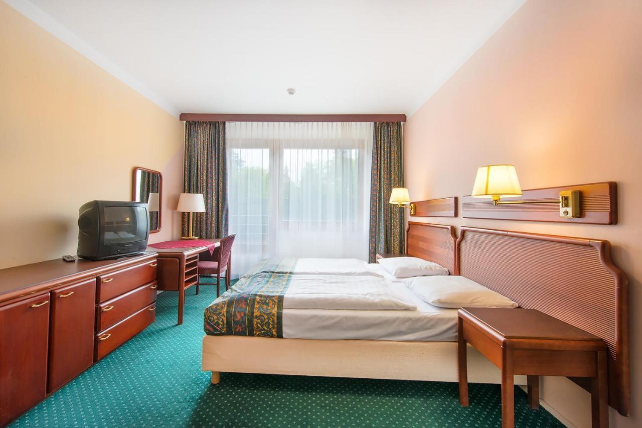 Hotel Krakonos Marianske Lazne Bagian luar foto